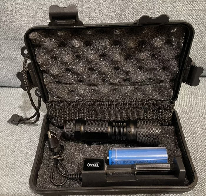 Super Bright LED Tactical Flashlight Torch Rechargeable Zoom+Box