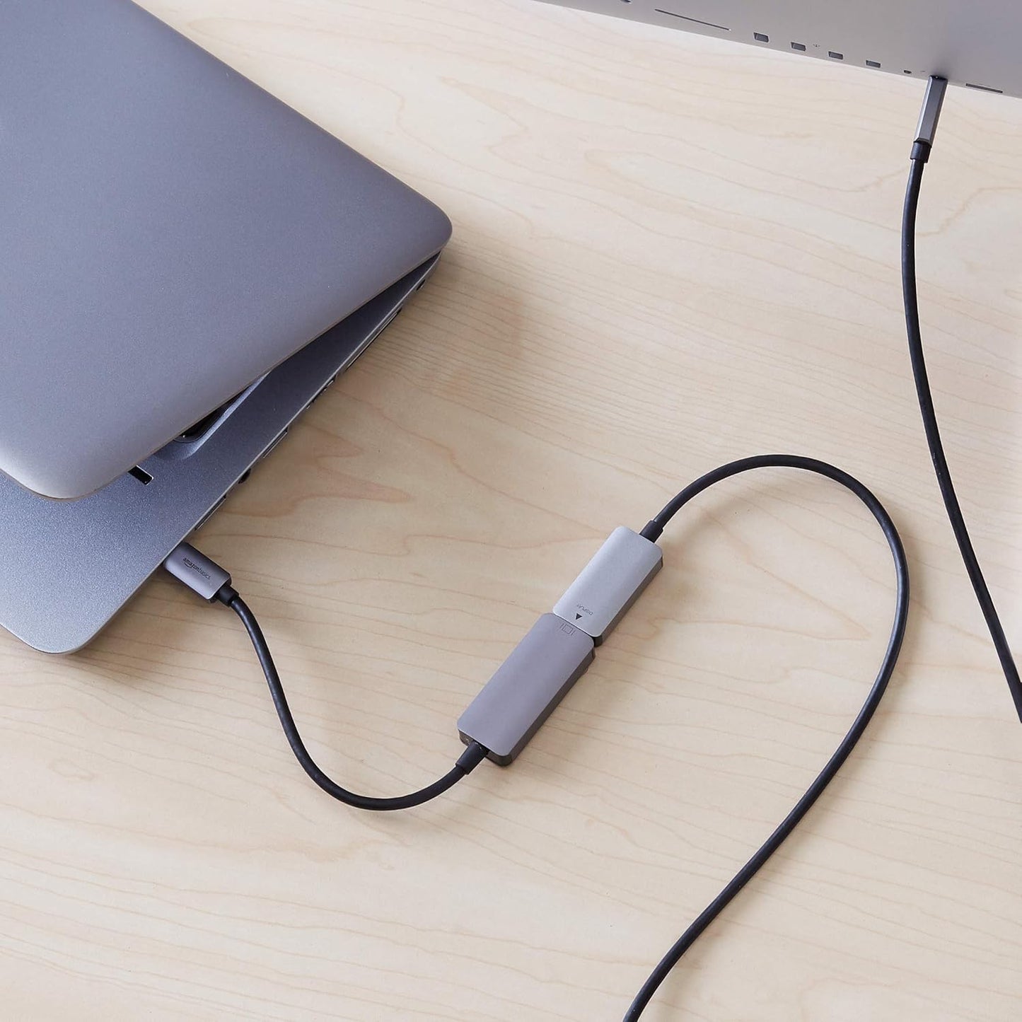 Amazon Basics Aluminum USB-C to DisplayPort Adapter (4K @60Hz), Thunderbolt 3 Compatible