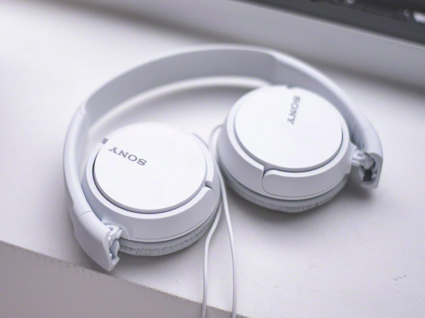 Sony MDRZX110/WHI ZX Series Stereo Headphones (OPEN BOX-DAMAGE BOX)