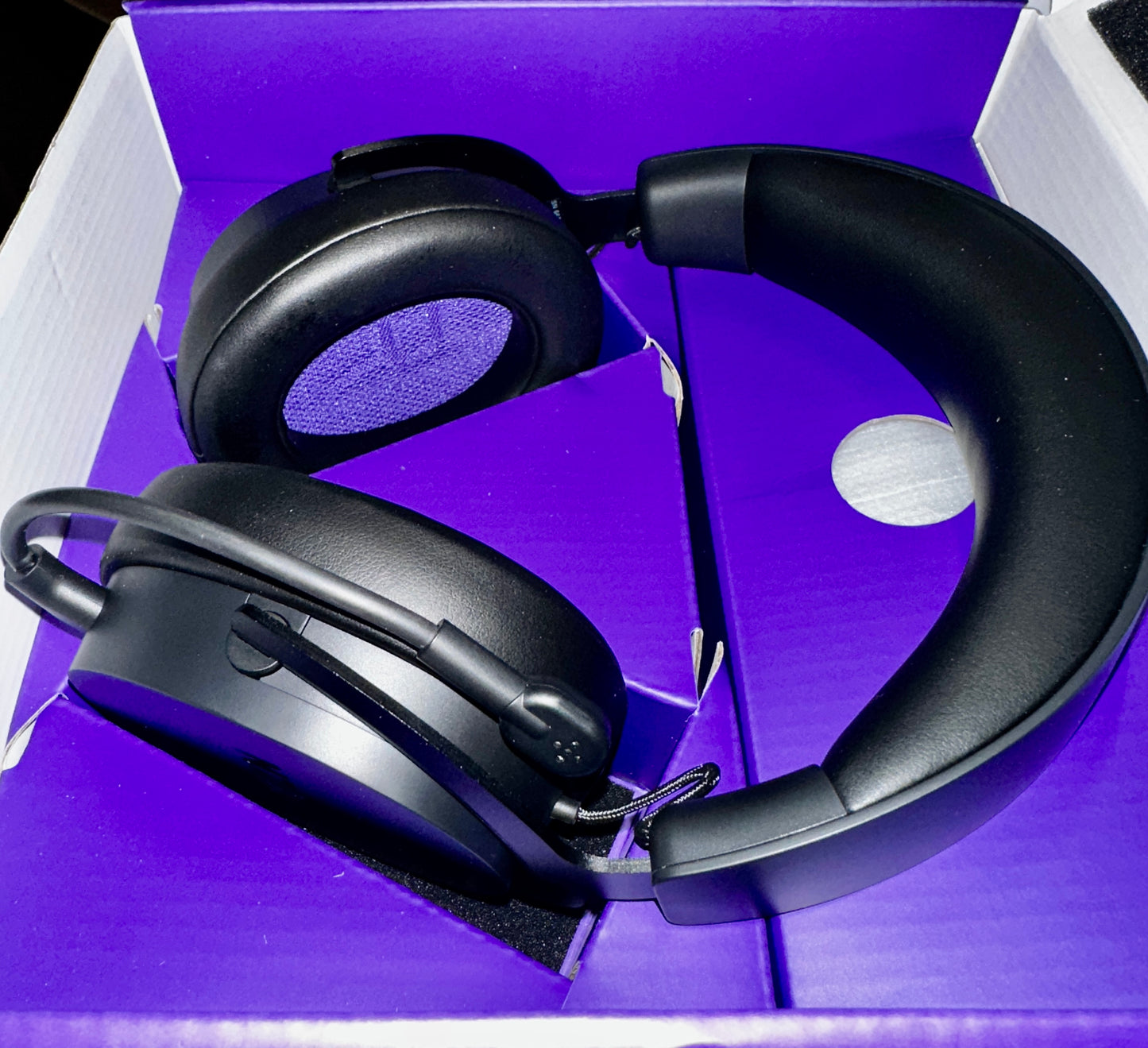 NZXT Relay Wired PC Gaming Headset AP-WCB40-B2 – Hi-Res Audio DTS 7.1 Surround Black