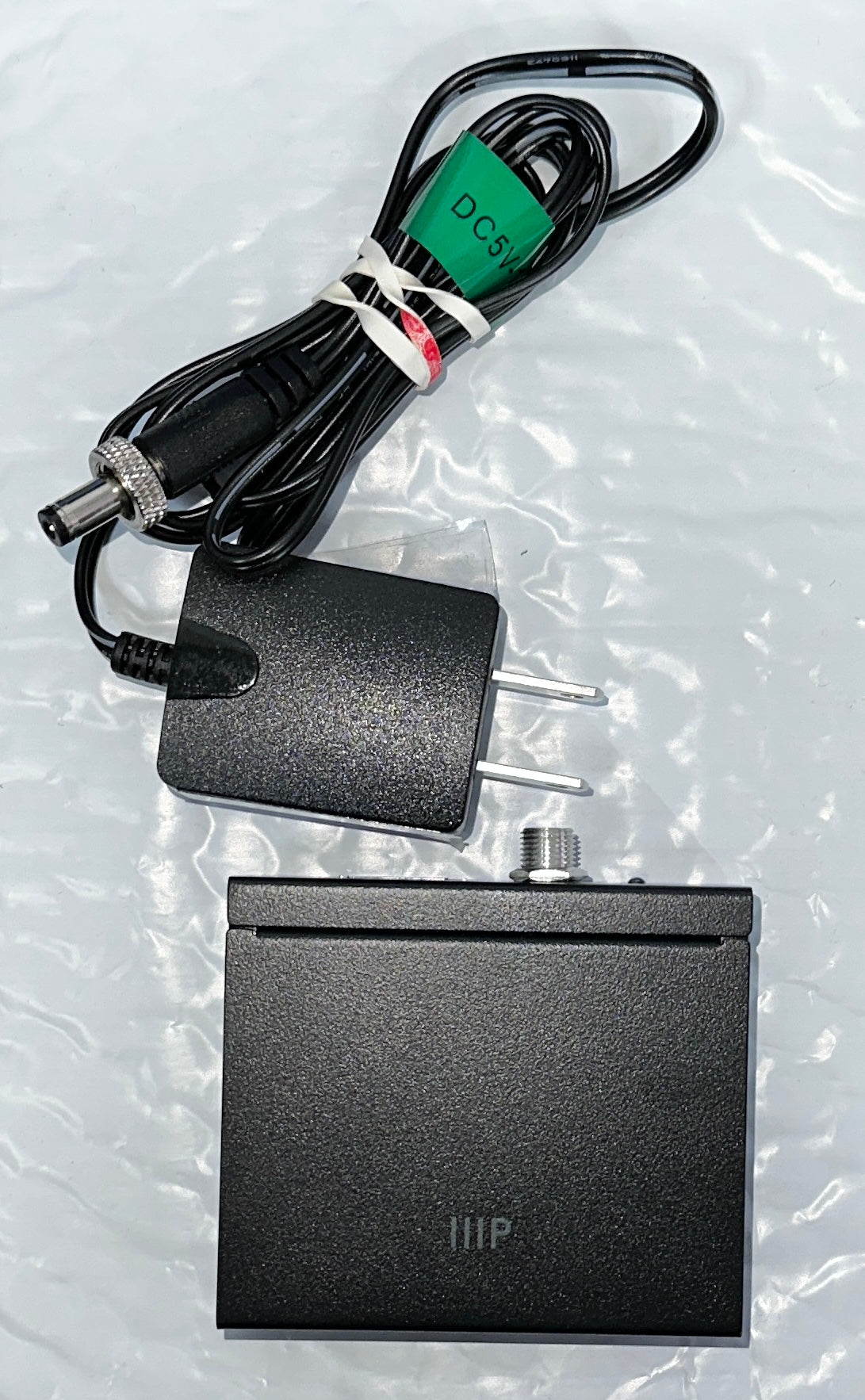 Monoprice 1x2 DisplayPort Splitter 4K@60Hz MST – High Bandwidth 21.6Gbps