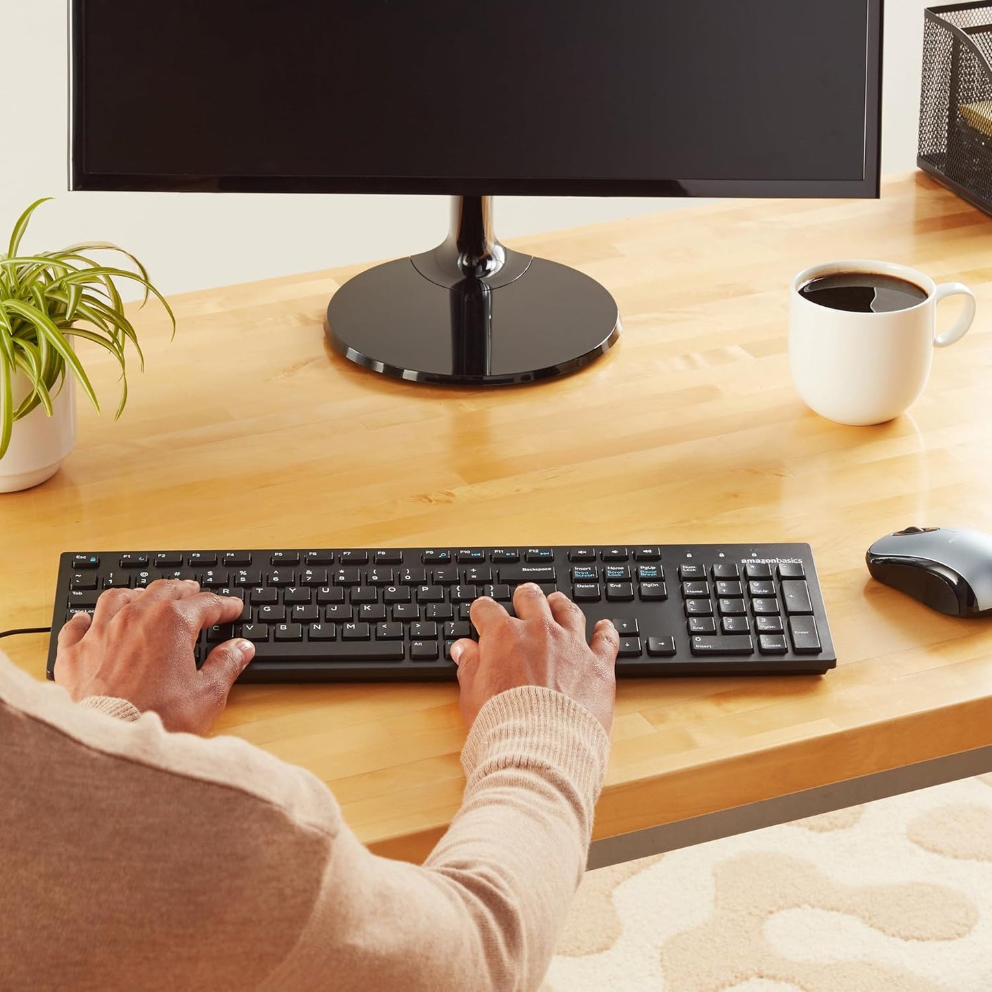 Amazon Basics Wired Keyboard Full-Sized QWERTY Layout Black