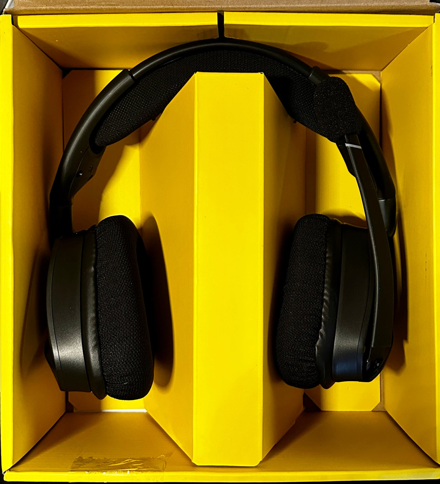 CORSAIR VOID RGB ELITE Wireless Gaming Headset – 7.1 Surround Sound