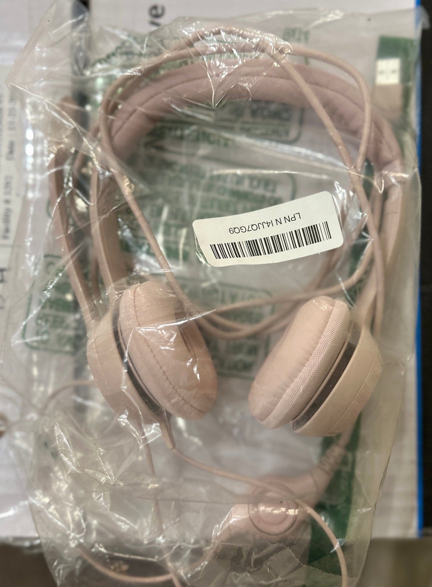 NEW Logitech H390 USB Wired Computer Headset Noise Canceling Microphone (OPEN BOX)